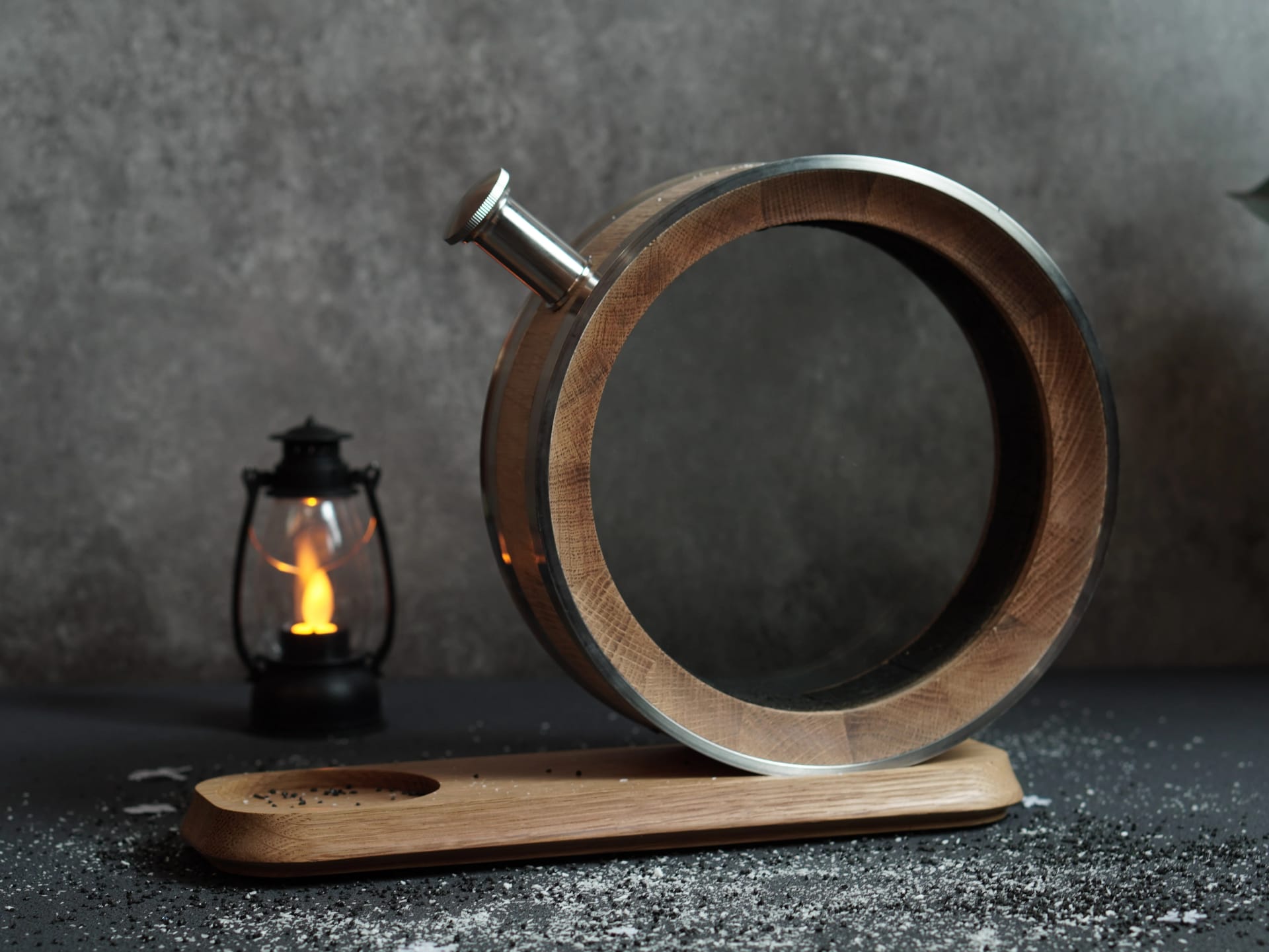 Father's Day gift set with Junhe oak whiskey decanter and mini barrel