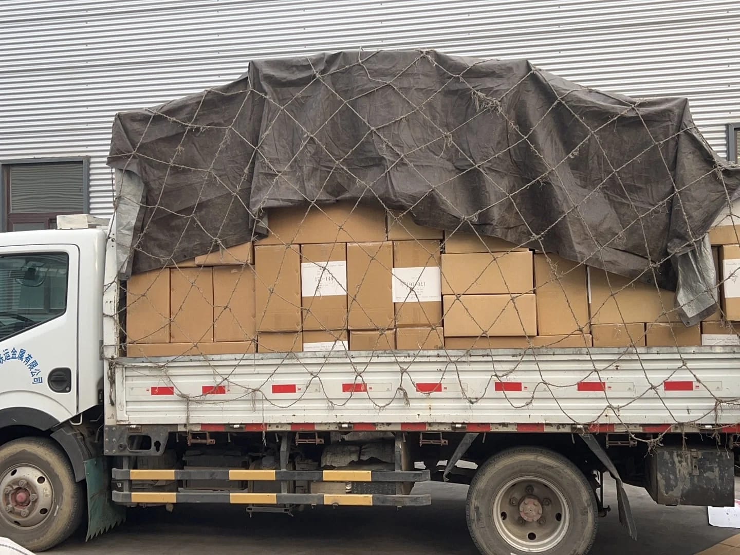Quality inspection before oak barrel shipment from Junhe factory