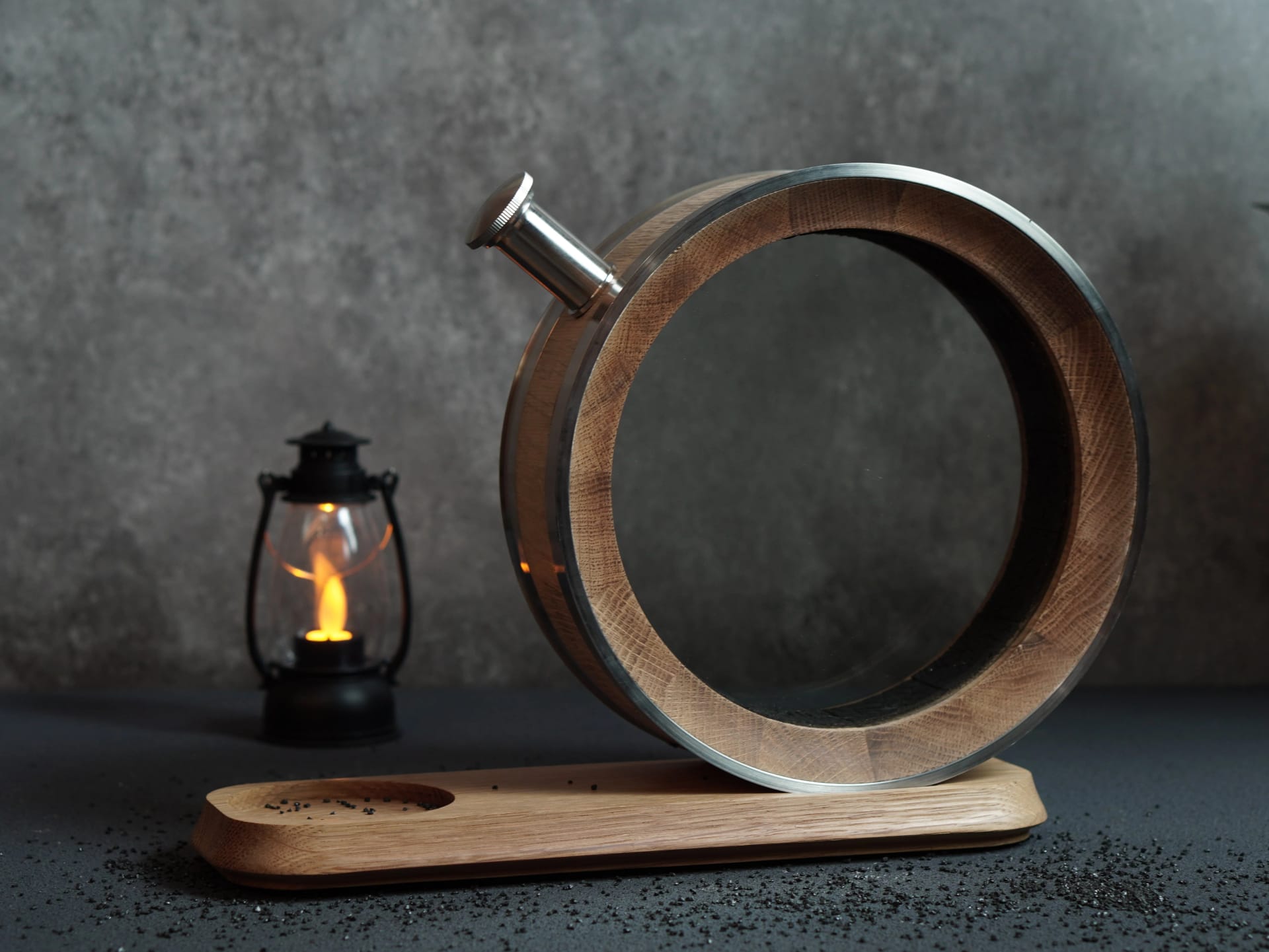 700ml oak decanter lifestyle atmosphere