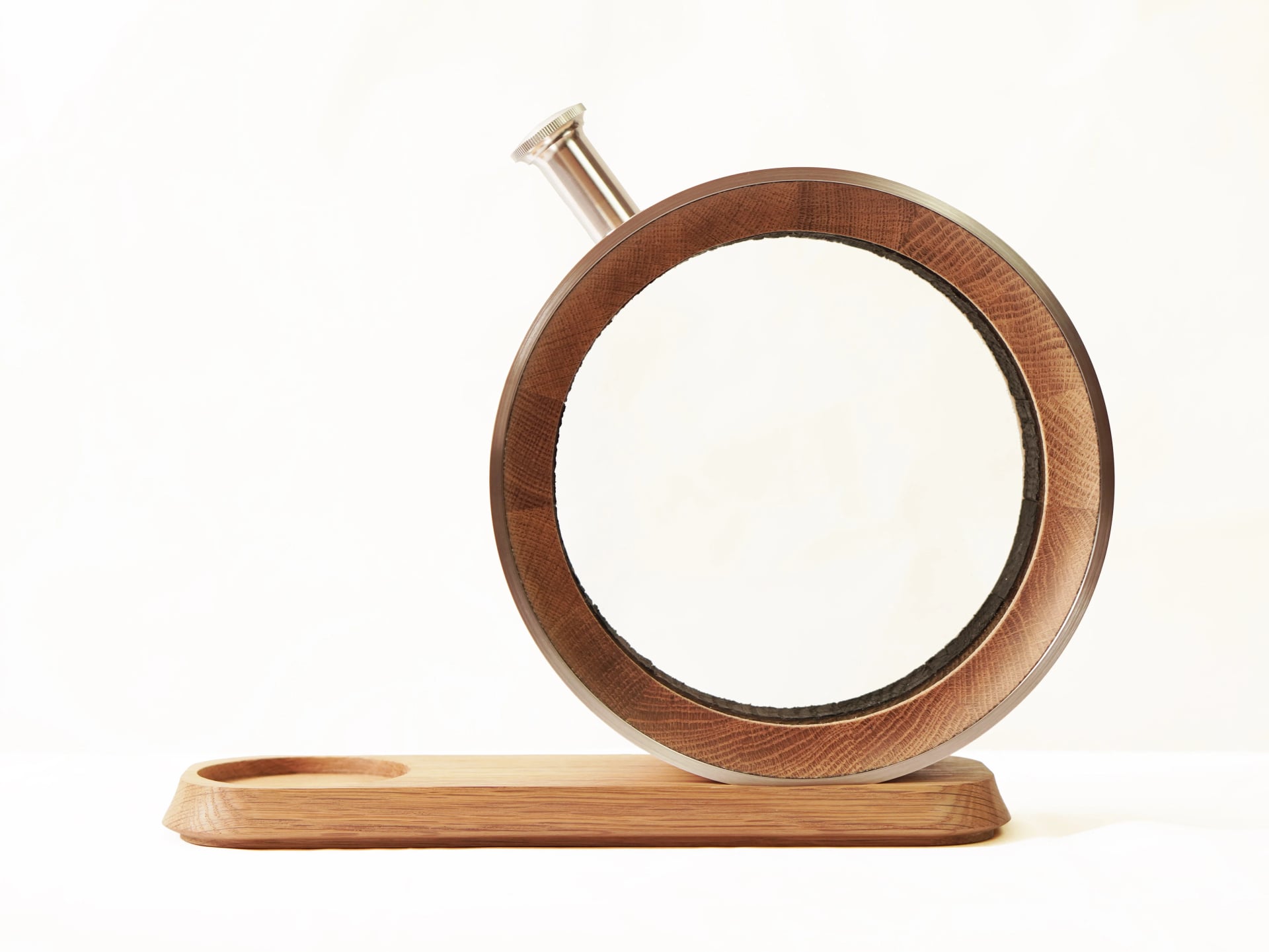 700ml visible oak whiskey decanter with dual glass panels